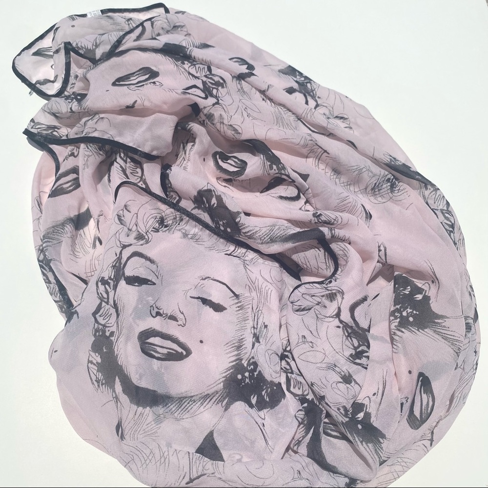 Marilyn Monroe sheer scarf😍